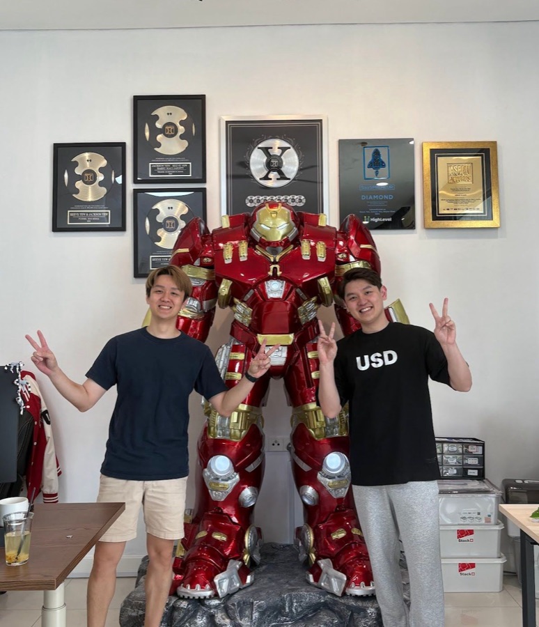 办公室的金唱片墙 & Iron Man